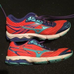Mizuno Wave Catalyst Running Shoes